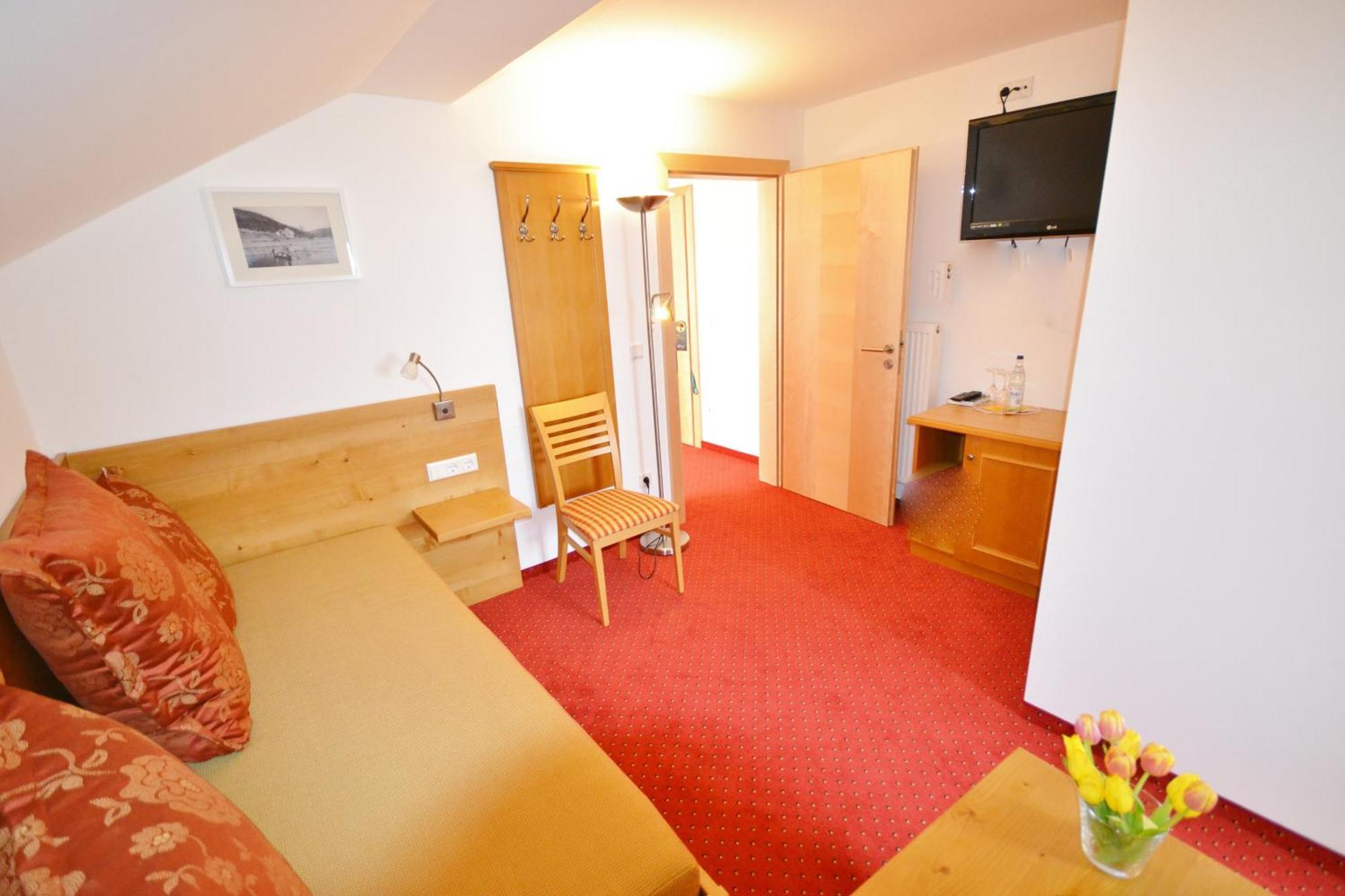 Zum Blauen Hecht Hotel Kipfenberg Luaran gambar