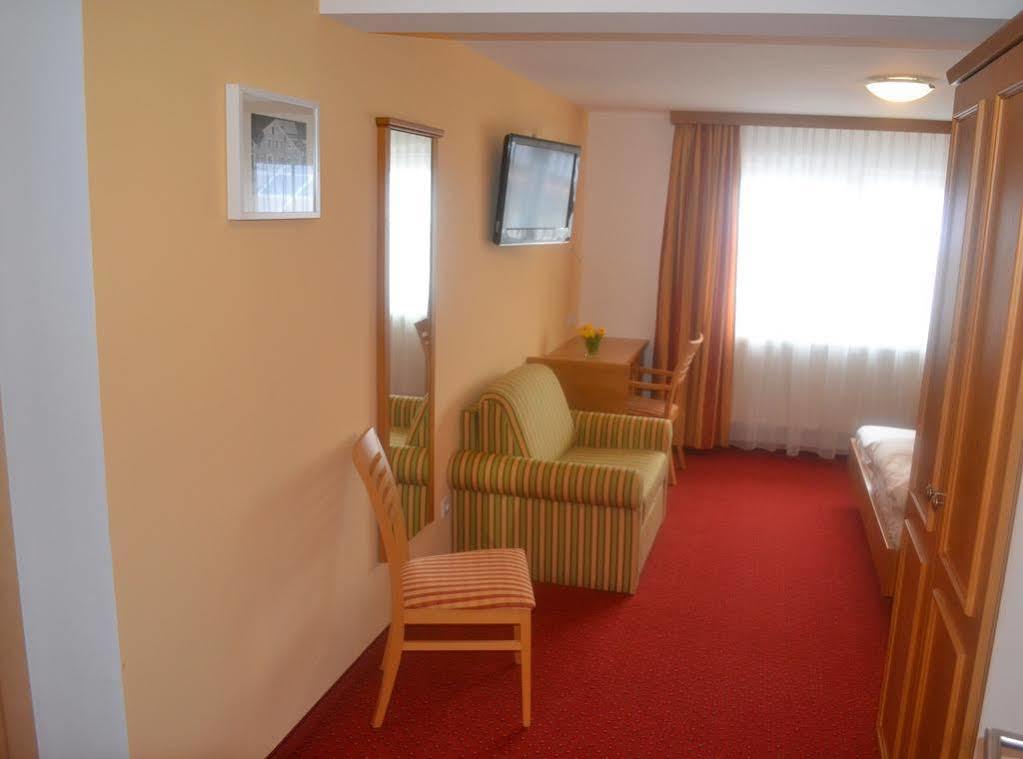 Zum Blauen Hecht Hotel Kipfenberg Luaran gambar