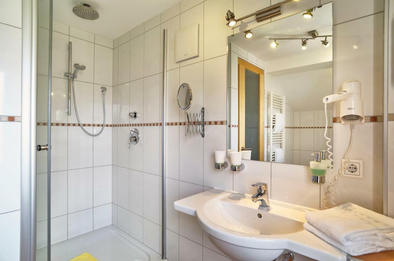 Zum Blauen Hecht Hotel Kipfenberg Luaran gambar