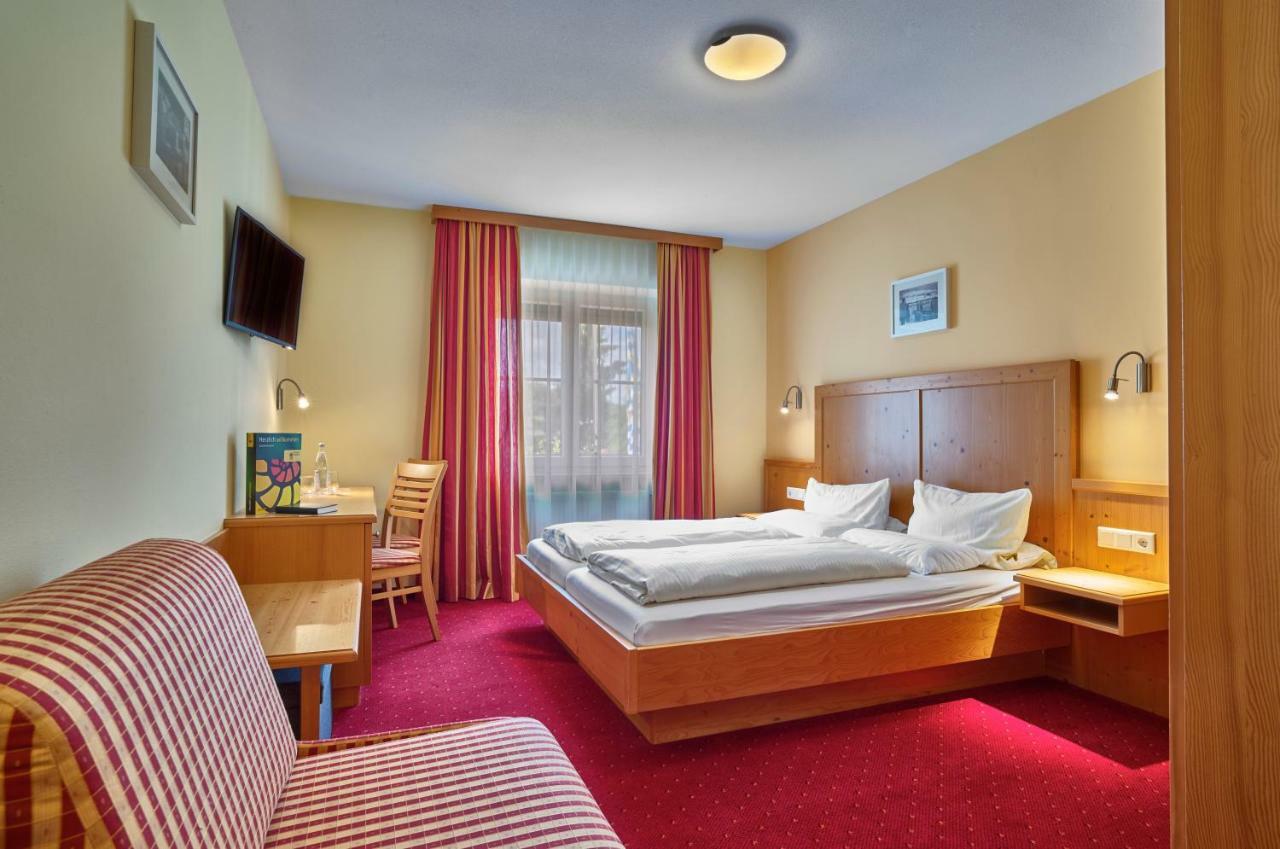 Zum Blauen Hecht Hotel Kipfenberg Luaran gambar
