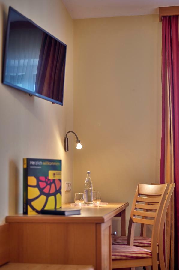Zum Blauen Hecht Hotel Kipfenberg Luaran gambar